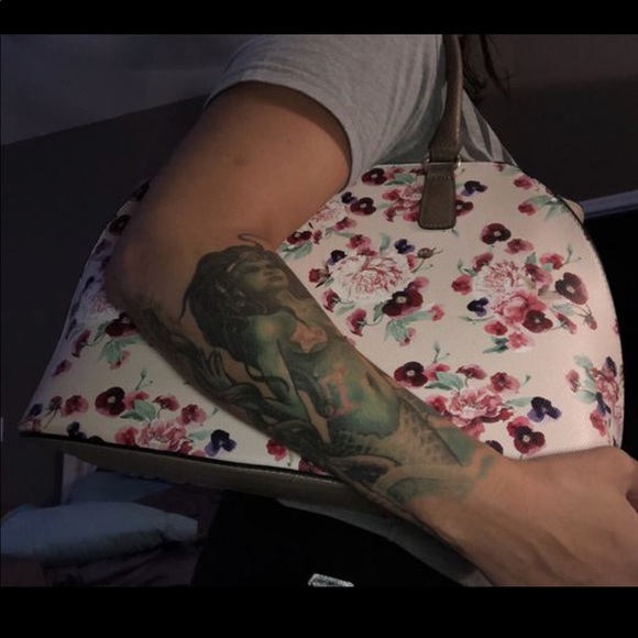 Like new floral handbag - Picture 1 of 3